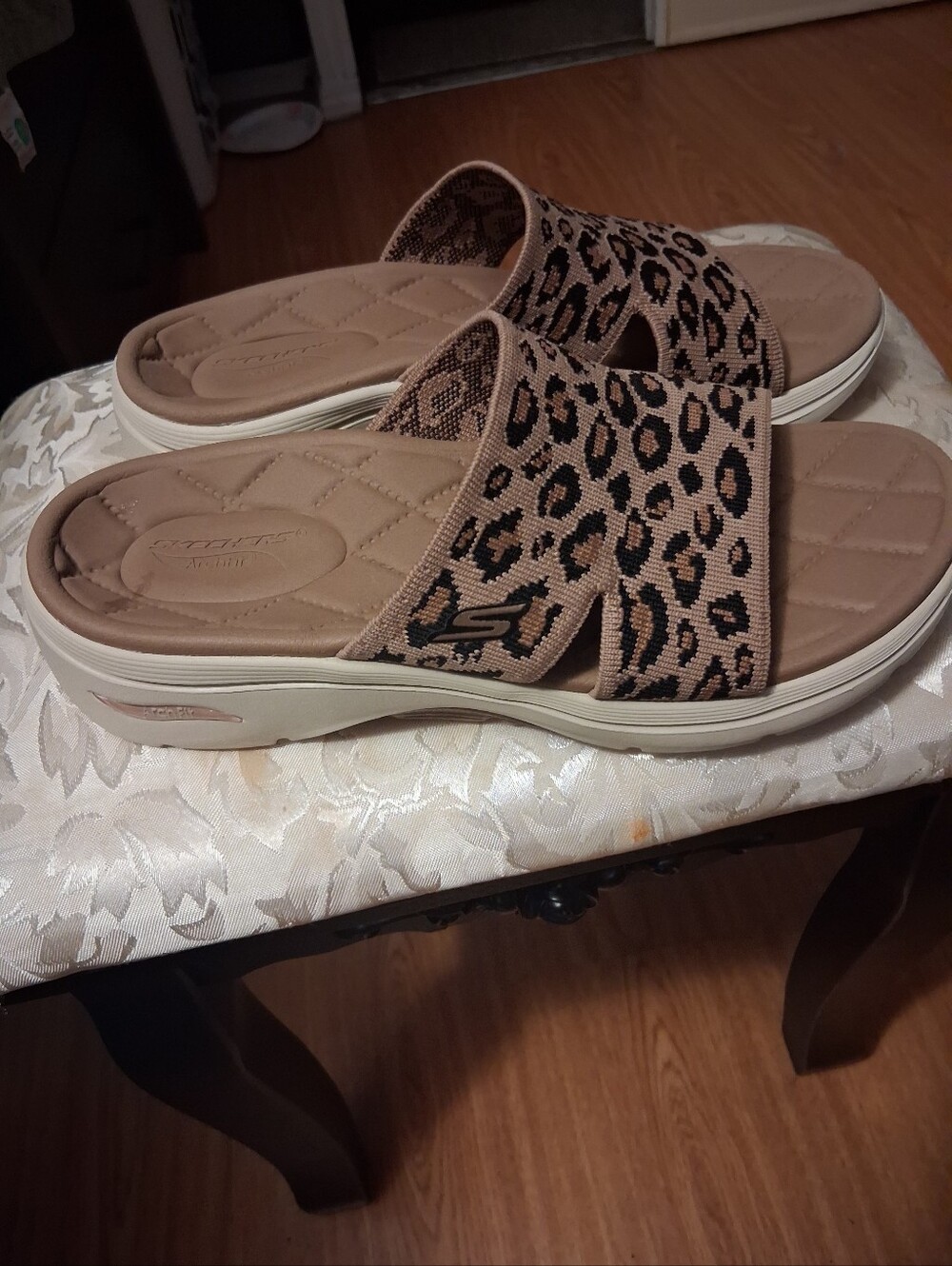 Skechers Women's Tan Leopard Print Slide Sandals
